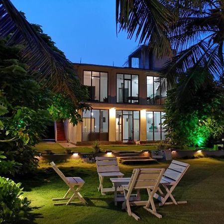 Ocean Breeze Villa Boossa Luaran gambar