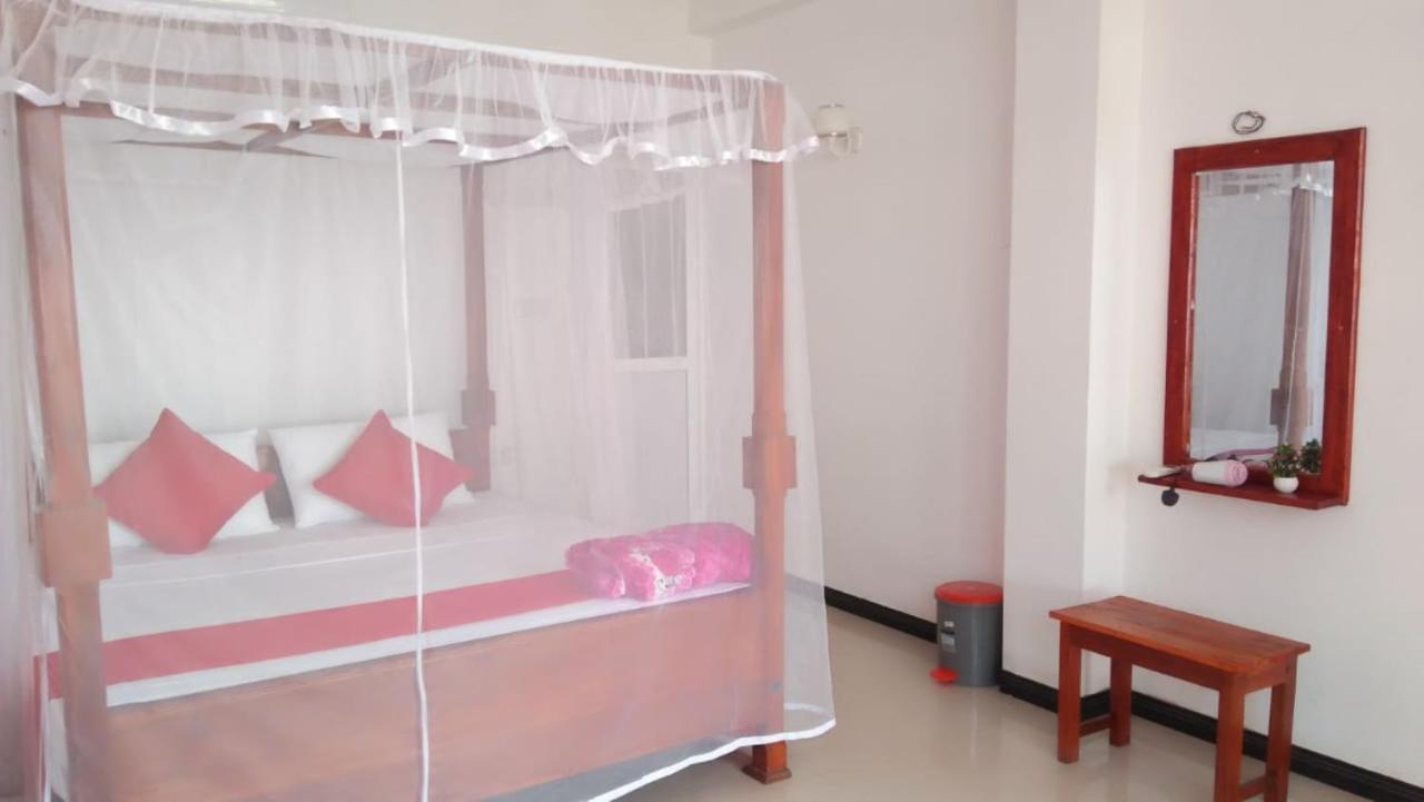 Ocean Breeze Villa Boossa Luaran gambar