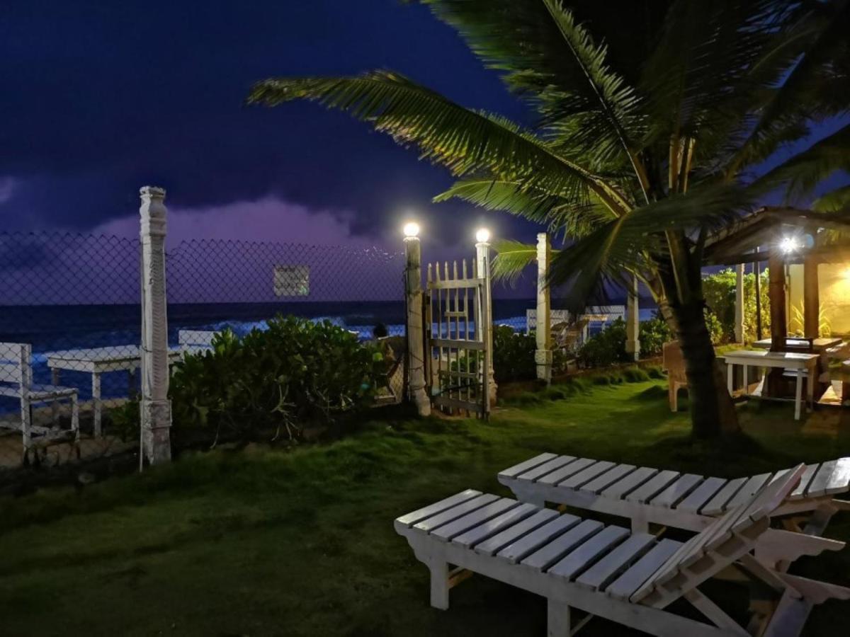 Ocean Breeze Villa Boossa Luaran gambar