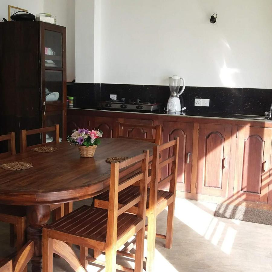 Ocean Breeze Villa Boossa Luaran gambar