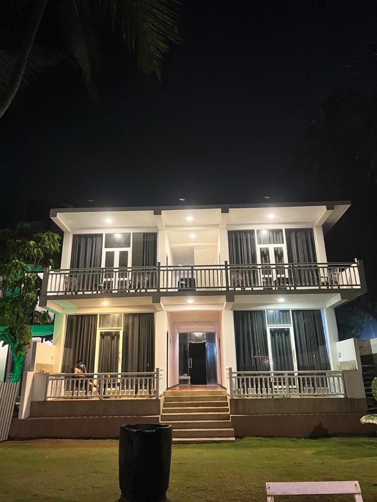 Ocean Breeze Villa Boossa Luaran gambar